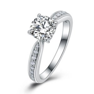 OLIVIE Stříbrný zásnubní prsten COURTNEY 4133 Velikost prstenů: 7 (EU: 54-56) Ag 925; ≤2,4 g.