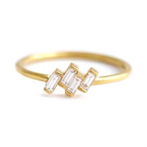 OLIVIE Stříbrný prsten PATRISHA GOLD 8860 Velikost prstenů: 4 (EU: 47-48) Ag 925; ≤0,8 g.